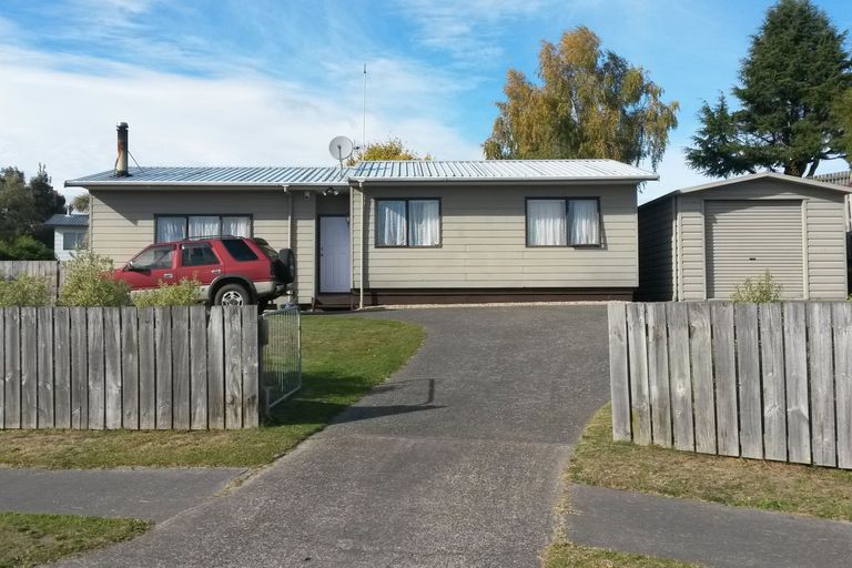Photo of property in 33 Tawa Street, Hilltop, Taupo, 3330