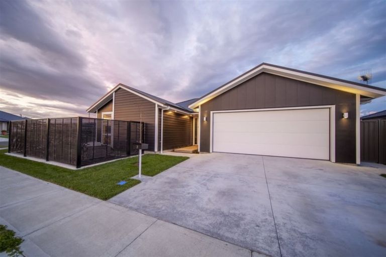 Photo of property in 3 Kaituna Place, Te Awa, Napier, 4110