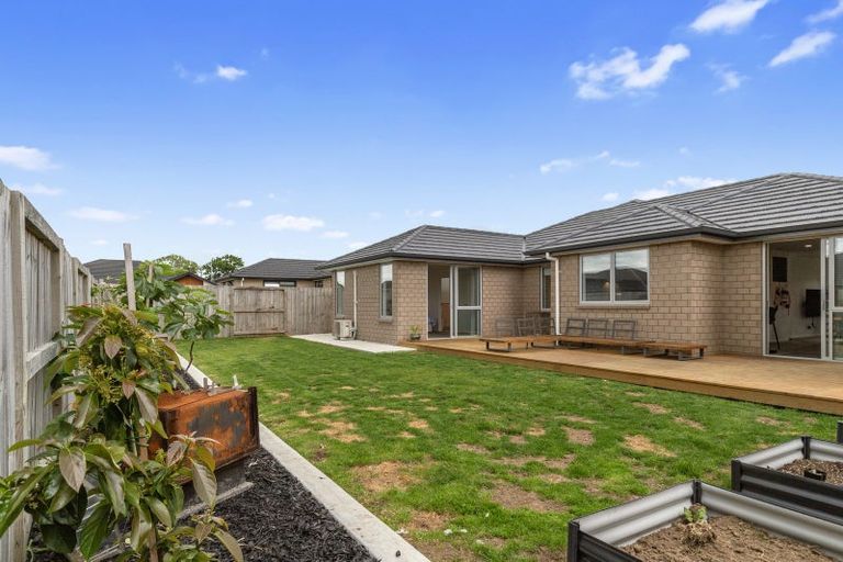 Photo of property in 22 Murray Ward Drive, Te Kauwhata, 3710