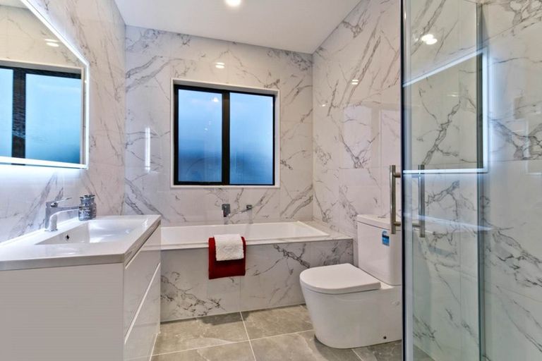 Photo of property in 40 Takurua Terrace, Orewa, 0931