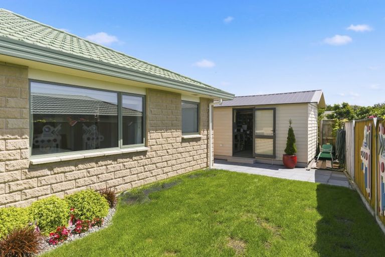 Photo of property in 100 Milne Drive, Paraparaumu, 5032