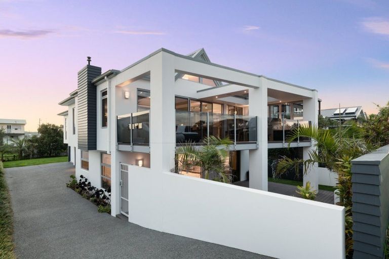 Photo of property in 116 Karewa Parade, Papamoa Beach, Papamoa, 3118