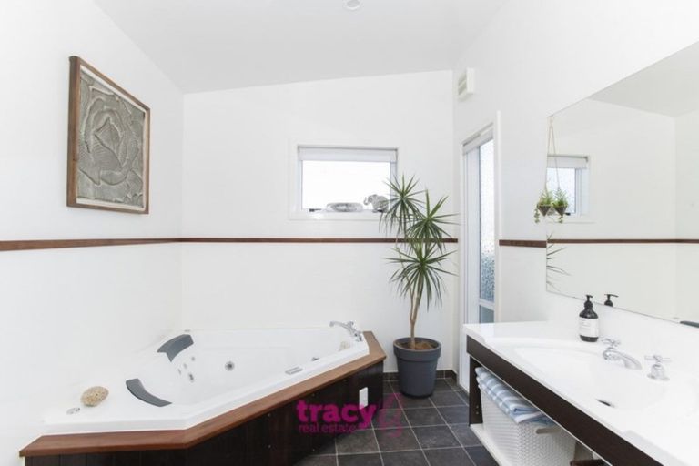 Photo of property in 84 Lytton Road, Te Hapara, Gisborne, 4010