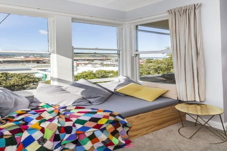 Photo of property in 6 Queens Drive, Kilbirnie, Wellington, 6022