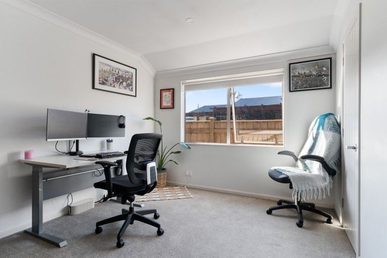 Photo of property in 24 Charles Street, Carterton, 5713