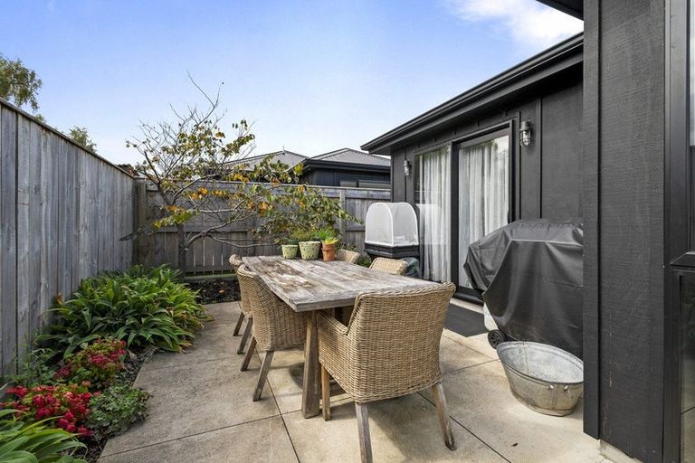 Photo of property in 25a Hereford Street, West End, Palmerston North, 4410