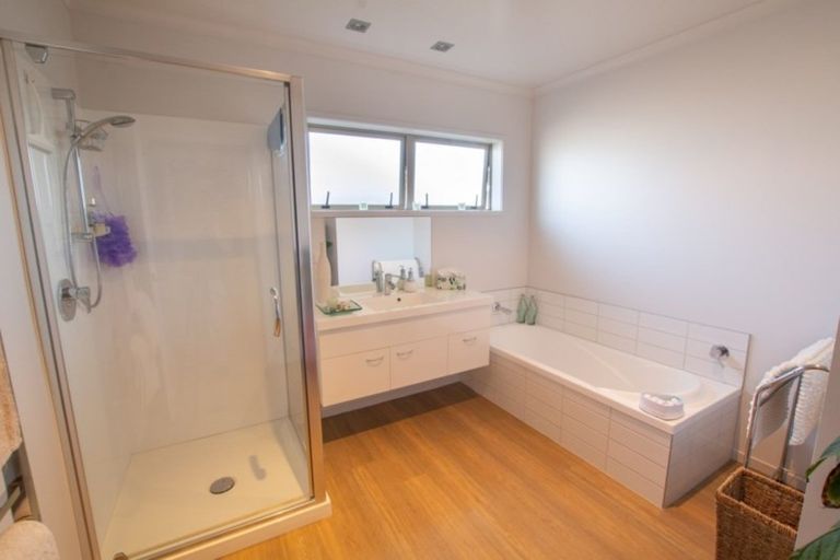 Photo of property in 45 Ballintoy Park Drive, Welcome Bay, Tauranga, 3175