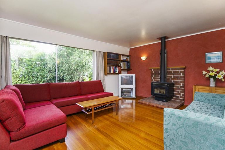 Photo of property in 20 Finlow Drive, Te Atatu South, Auckland, 0610