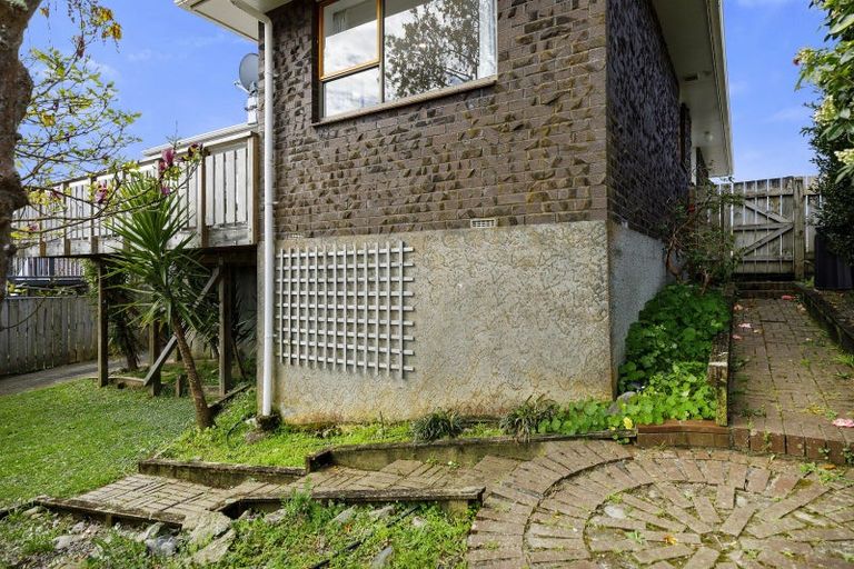 Photo of property in 1/21 Roband Crescent, Brown Owl, Upper Hutt, 5018