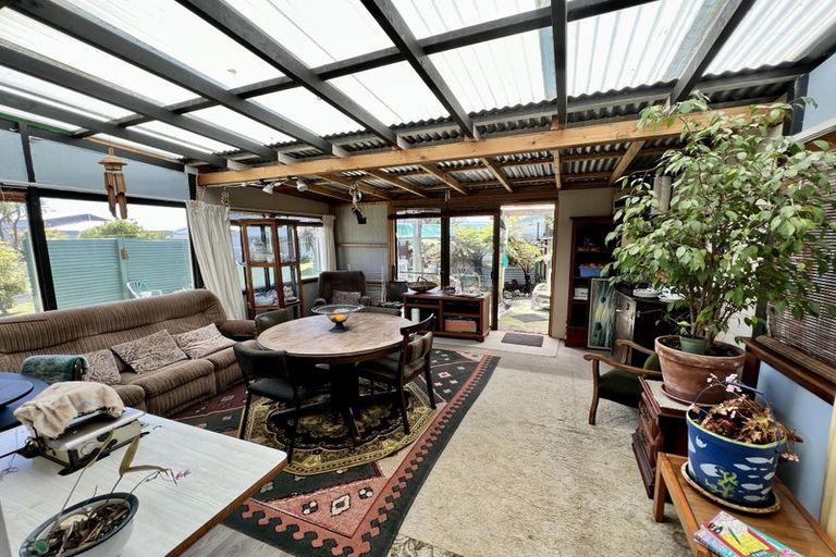 Photo of property in 17 Andresen Street, Foxton Beach, Foxton, 4815