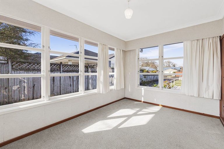 Photo of property in 20 Clare Street, Cambridge, 3434