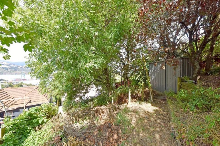 Photo of property in 16 Ripon Street, Lyttelton, 8082