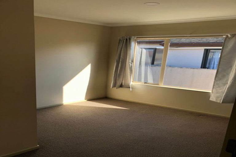 Photo of property in 5 Bezar Place, Flat Bush, Auckland, 2016