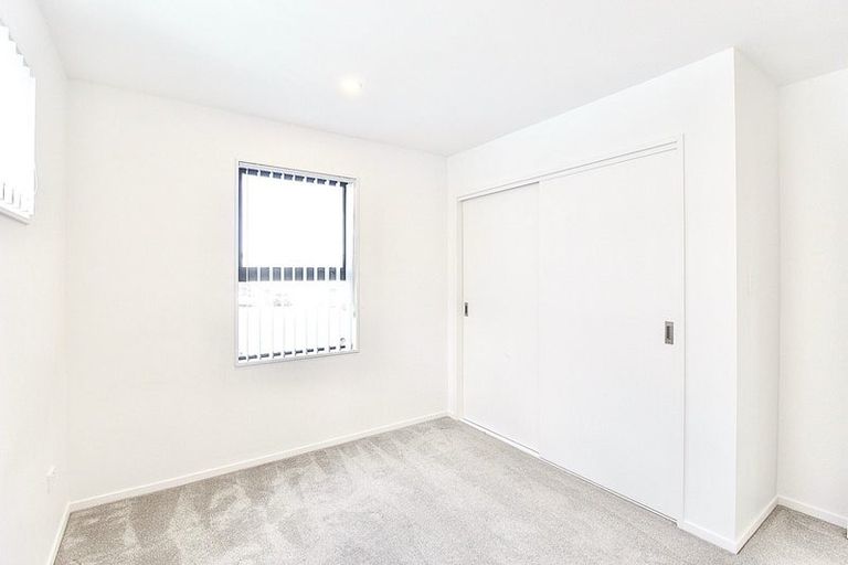 Photo of property in 11a Putiputi Way, Papakura, 2110