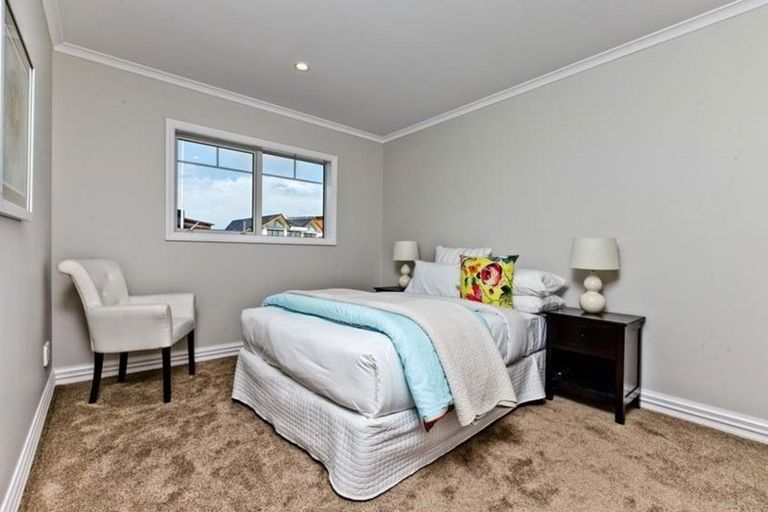 Photo of property in 15 Te Oneroa Way, Long Bay, Auckland, 0630