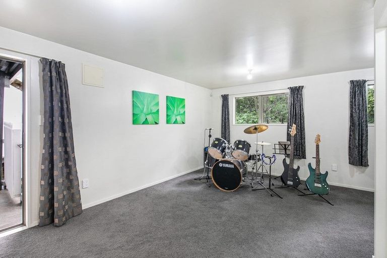 Photo of property in 33a Lancaster Road, Beach Haven, Auckland, 0626