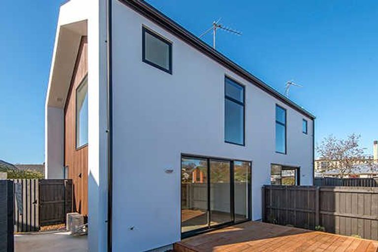 Photo of property in 1/102 Creyke Road, Ilam, Christchurch, 8041