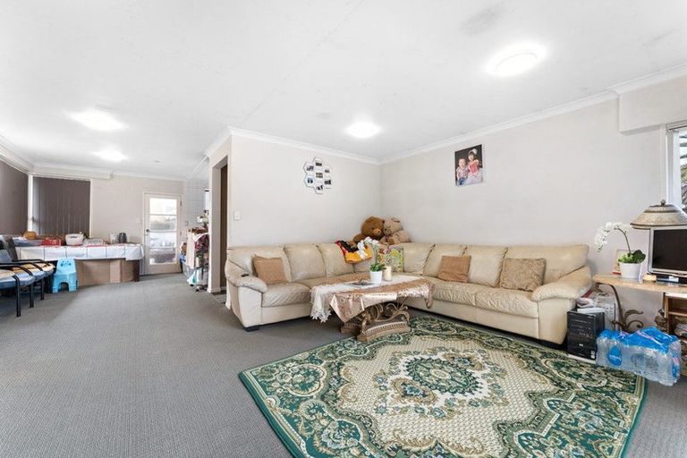 Photo of property in 4 Palmer Avenue, Glen Eden, Auckland, 0602
