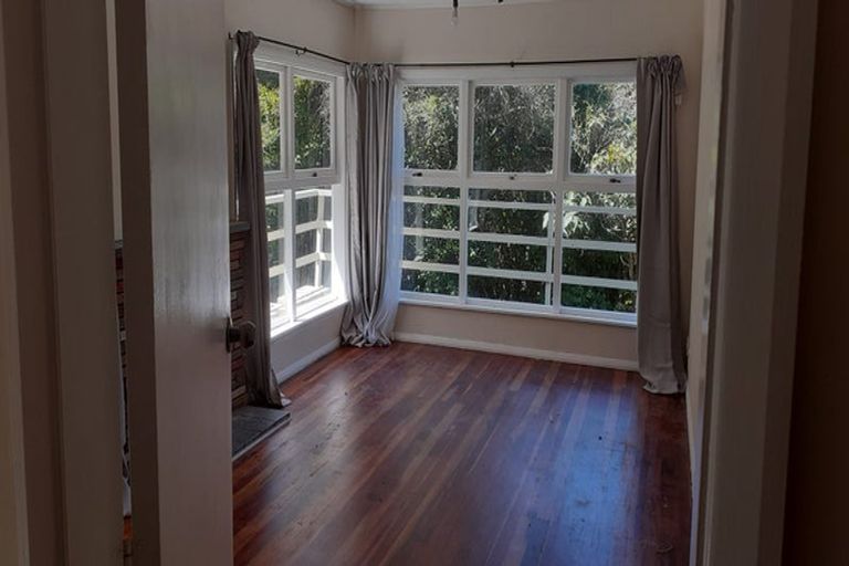 Photo of property in 64 Verviers Street, Karori, Wellington, 6012