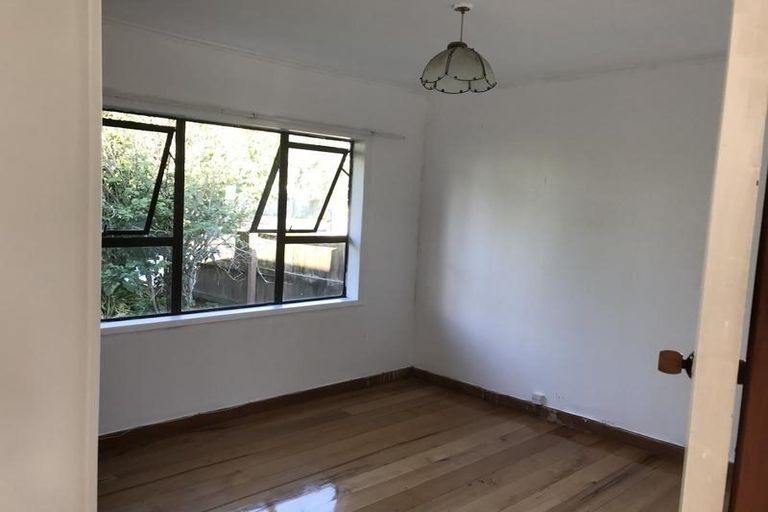 Photo of property in 614 Te Atatu Road, Te Atatu Peninsula, Auckland, 0610
