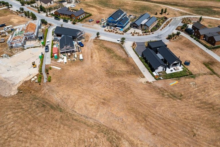 Photo of property in 42 Cunninghams Drive, Jacks Point, Queenstown, 9371