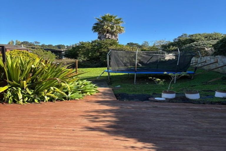 Photo of property in 99 Stottholm Road, Titirangi, Auckland, 0604