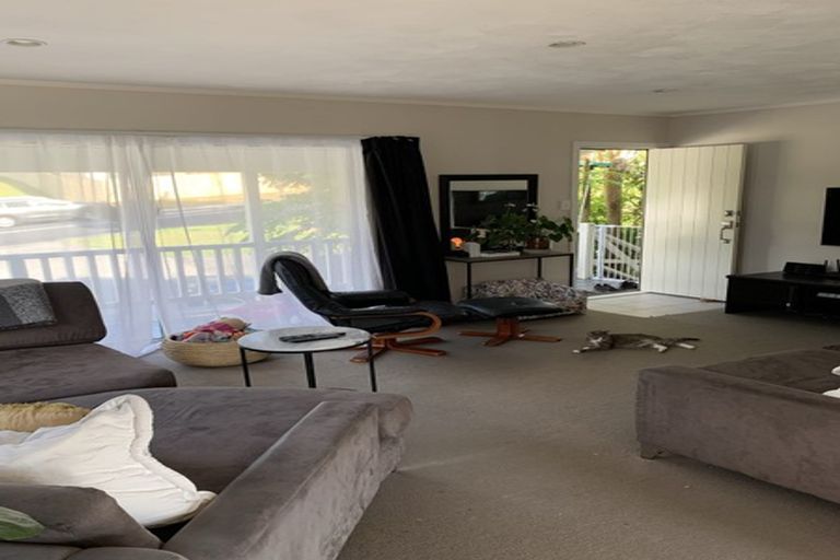 Photo of property in 2/14 Finchley Road, Torbay, Auckland, 0630
