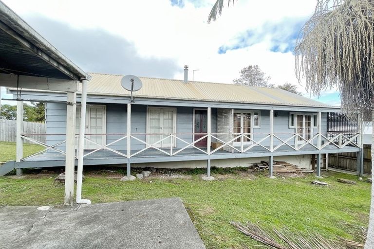 Photo of property in 51 Oreil Avenue, West Harbour, Auckland, 0618
