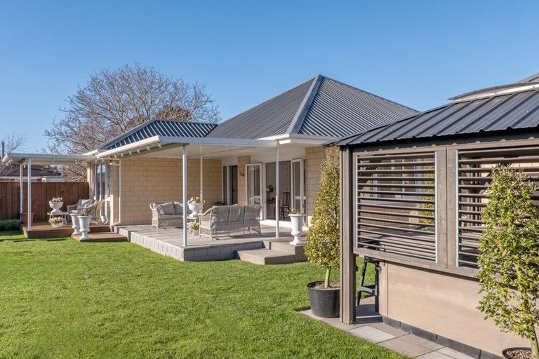 Photo of property in 105a Aorangi Road, Bryndwr, Christchurch, 8053