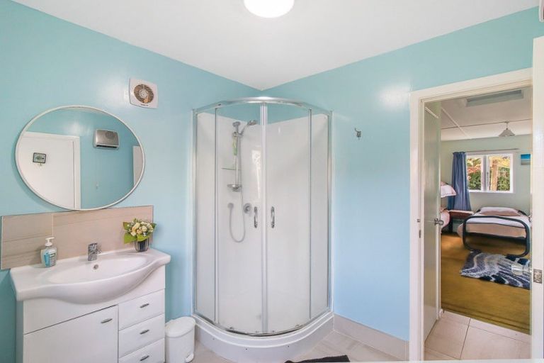 Photo of property in 2 Hennessy Street East, Foxton Beach, Foxton, 4815