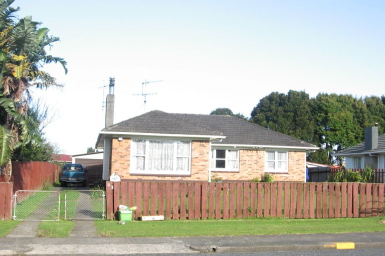 Photo of property in 8 Coles Place, Manurewa, Auckland, 2102