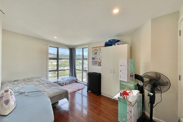 Photo of property in 357 Main Road, Tawa, Wellington, 5028