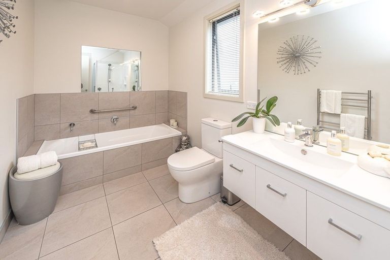 Photo of property in 45 Golf Vue Place, Castlecliff, Whanganui, 4501