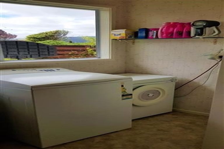 Photo of property in 22 Oriel Avenue, Tawa, Wellington, 5028