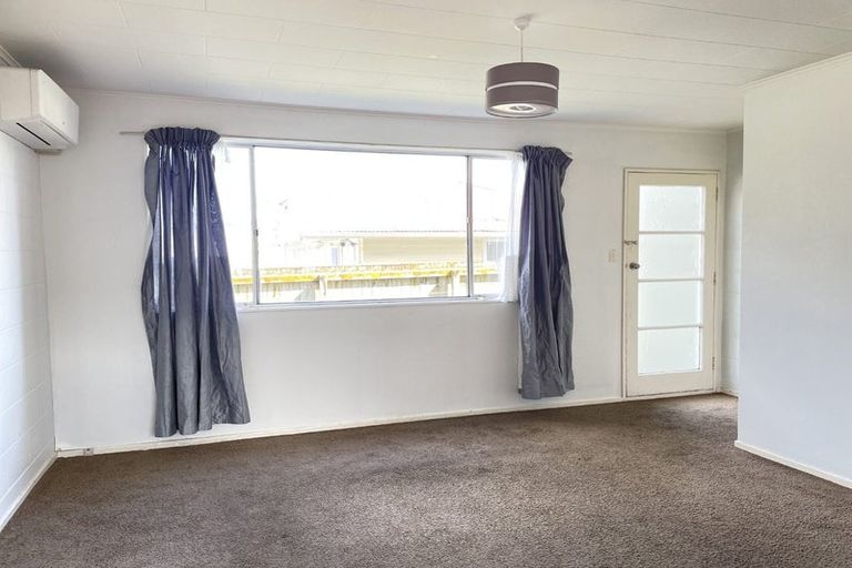Photo of property in 2/62 Martin Street, Wallaceville, Upper Hutt, 5018