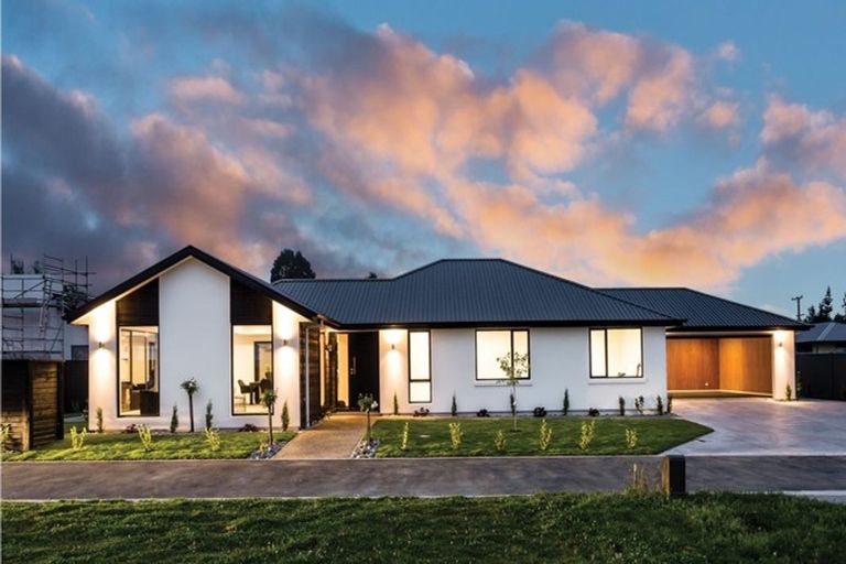 Photo of property in 12 Mellay Mews, Mosgiel, 9024