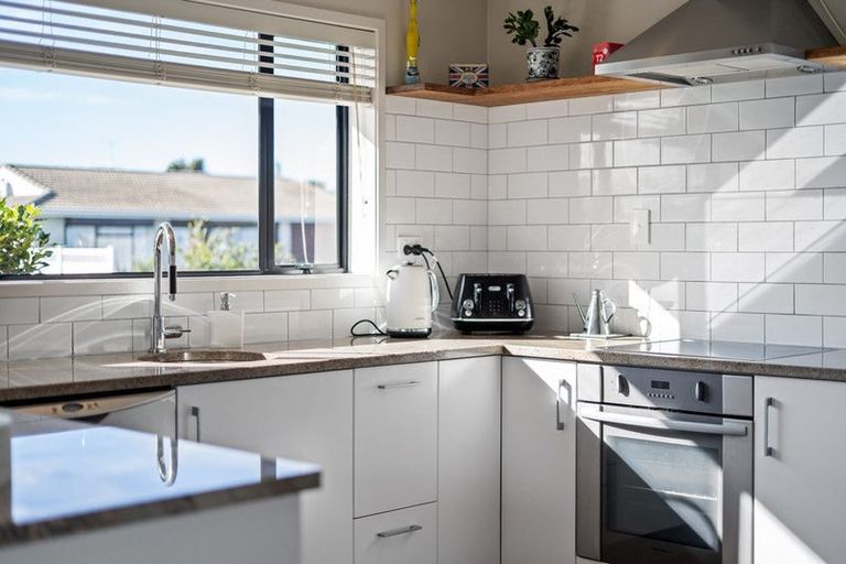 Photo of property in 28a Edward Avenue, Orewa, 0931