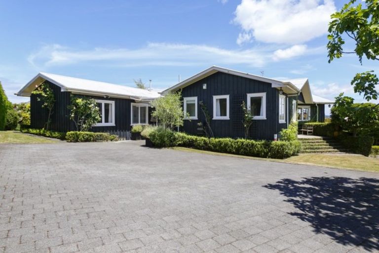 Photo of property in 77 Shepherd Road, Waipahihi, Taupo, 3330