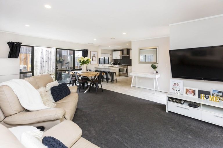 Photo of property in 5 Gloucester Street, Silverstream, Upper Hutt, 5019