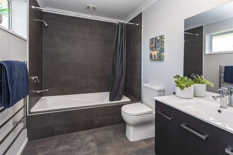 Photo of property in 33 Bracebridge Street, Kaiapoi, 7630