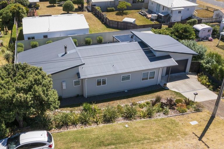 Photo of property in 5 Mack Street, Foxton Beach, Foxton, 4815