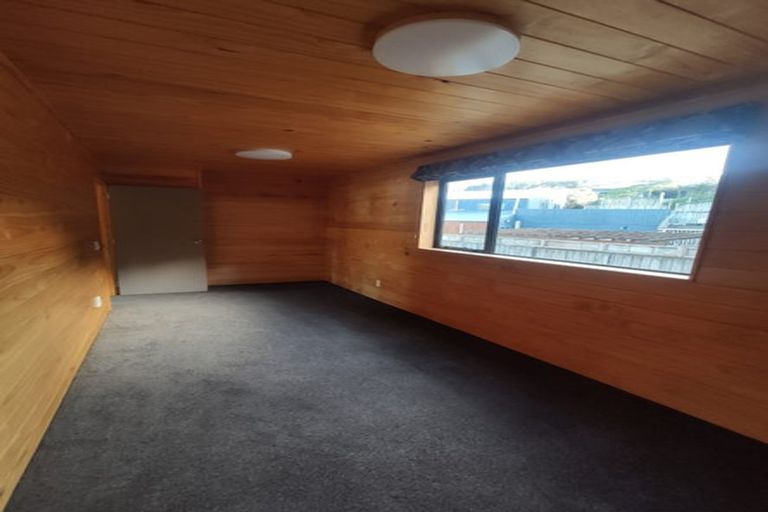 Photo of property in 14c Domanski Crescent, Owhiro Bay, Wellington, 6023