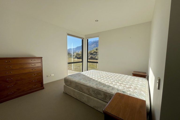 Photo of property in 9 Rabbiters Crescent, Jacks Point, Queenstown, 9371
