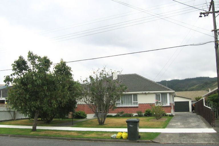 Photo of property in 83 Fraser Crescent, Elderslea, Upper Hutt, 5018