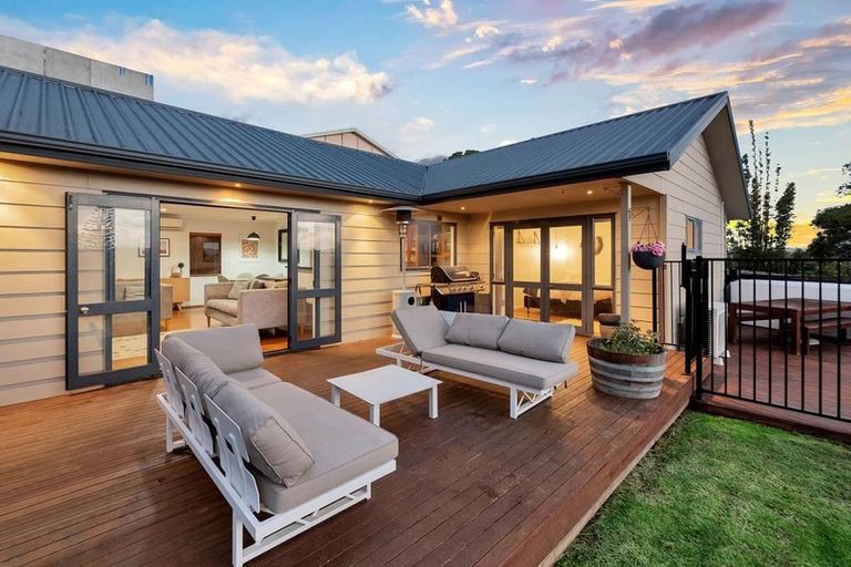 Photo of property in 2/103 Bond Crescent, Forrest Hill, Auckland, 0620