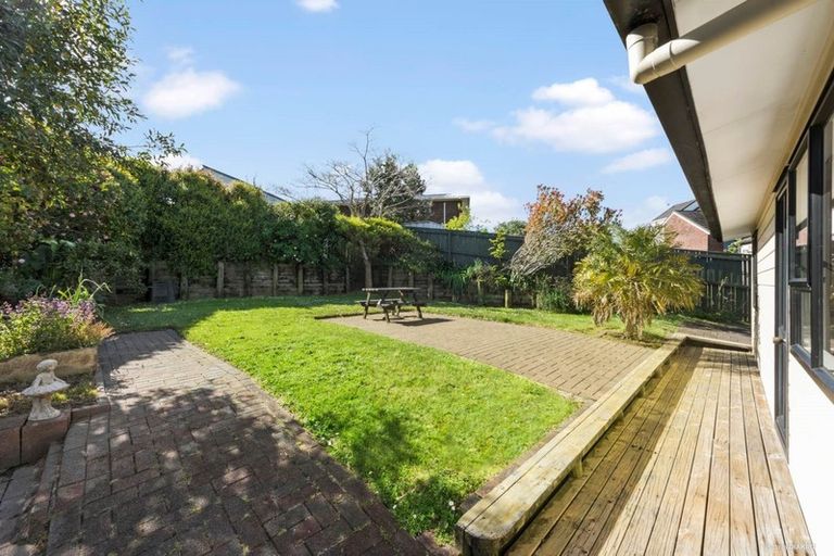 Photo of property in 5 Lagoon Way, West Harbour, Auckland, 0618