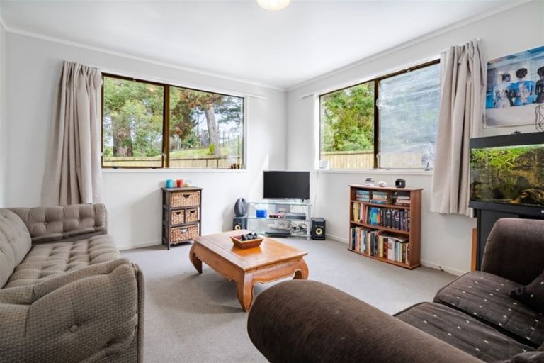 Photo of property in 90 Kemp Road, Massey, Auckland, 0614