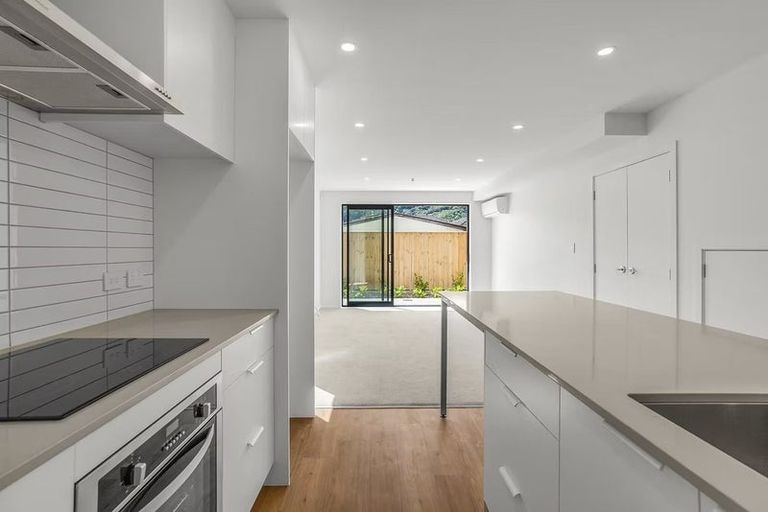 Photo of property in 8/27 Main Road, Wainuiomata, Lower Hutt, 5014