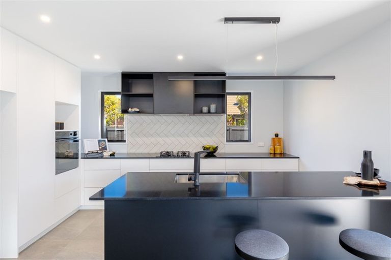 Photo of property in 656a Barbadoes Street, Edgeware, Christchurch, 8013