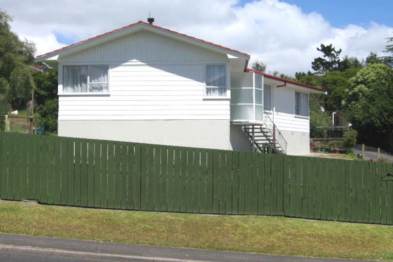Photo of property in 61 Spinella Drive, Bayview, Auckland, 0629